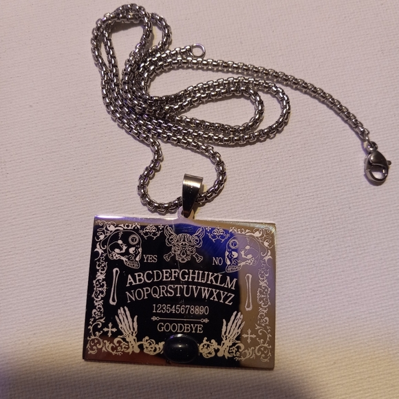 Ouija board necklace - Picture 8 of 8